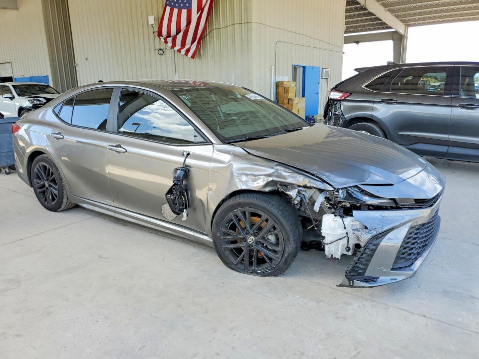 Photo 4 from auction – 2026 TOYOTA CAMRY with VIN 4T1DAACK8TU672219