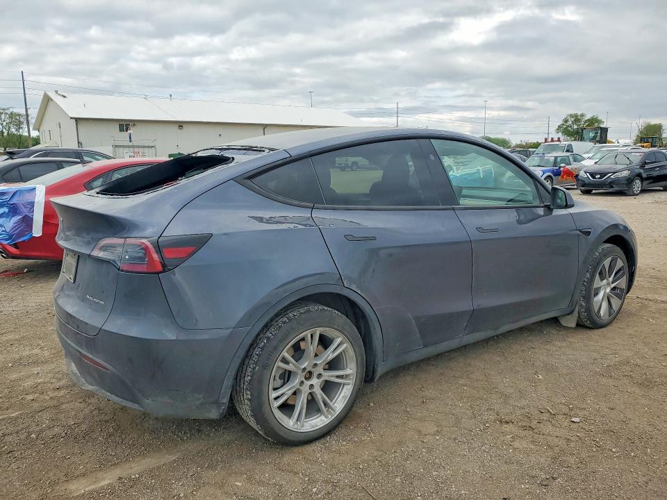 Снимка 3 от търг – 2023 TESLA MODEL Y с VIN 7SAYGDEE5PF791005