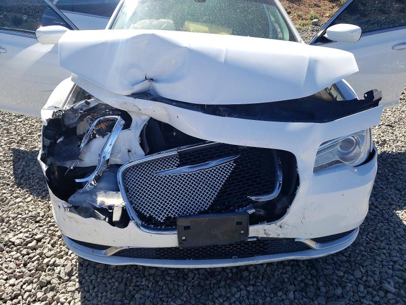 Photo 11 from auction – 2016 CHRYSLER 300 with VIN 2C3CCAAGXGH211870
