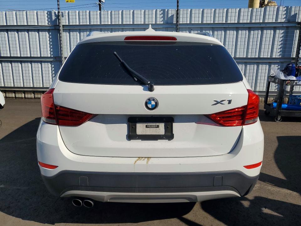 Photo 6 from auction – 2015 BMW X1 with VIN WBAVM1C54FVW56833