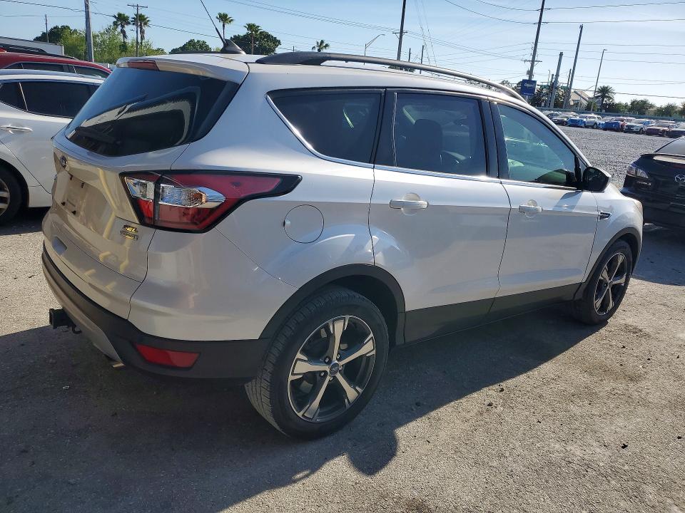 Photo 3 from auction – 2018 FORD ESCAPE with VIN 1FMCU0HD8JUB79838