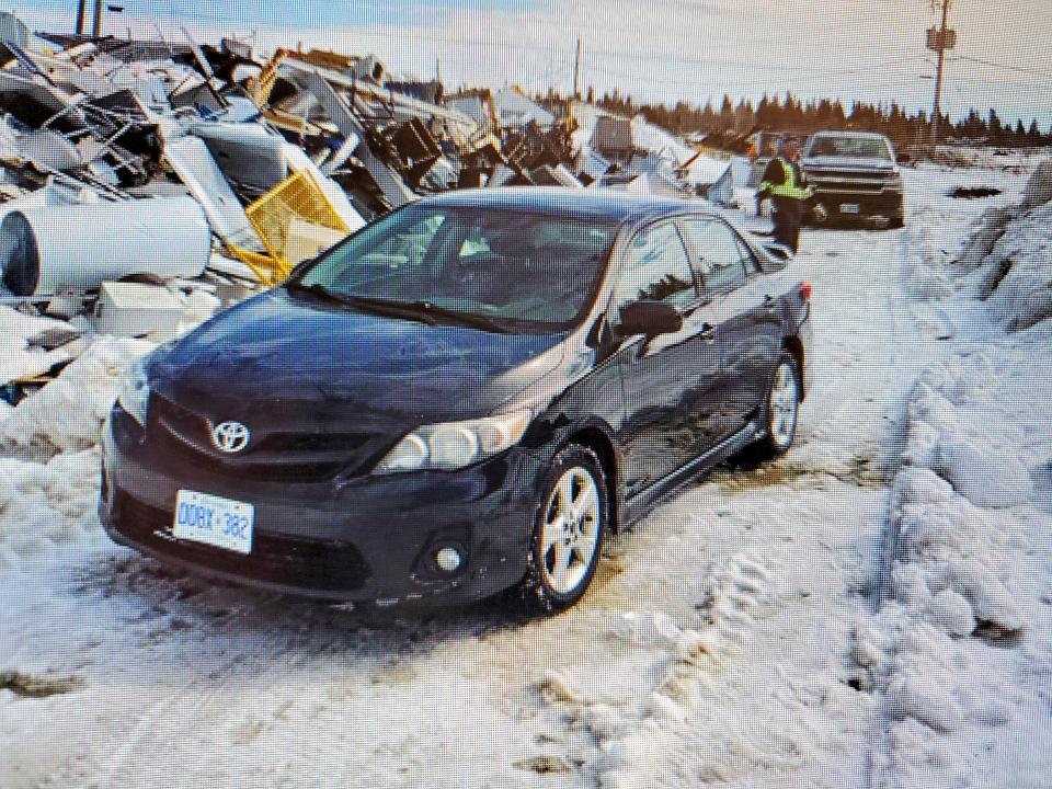 Photo 4 from auction – 2011 TOYOTA COROLLA with VIN 2T1BU4EE8BC667206