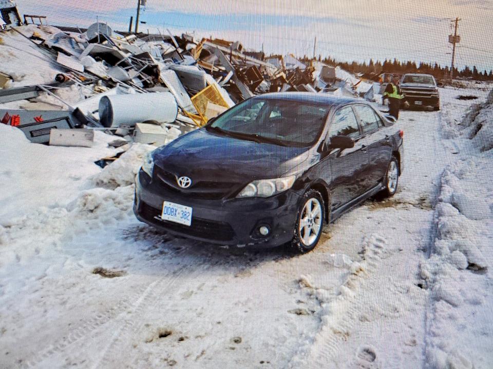 Photo 3 from auction – 2011 TOYOTA COROLLA with VIN 2T1BU4EE8BC667206