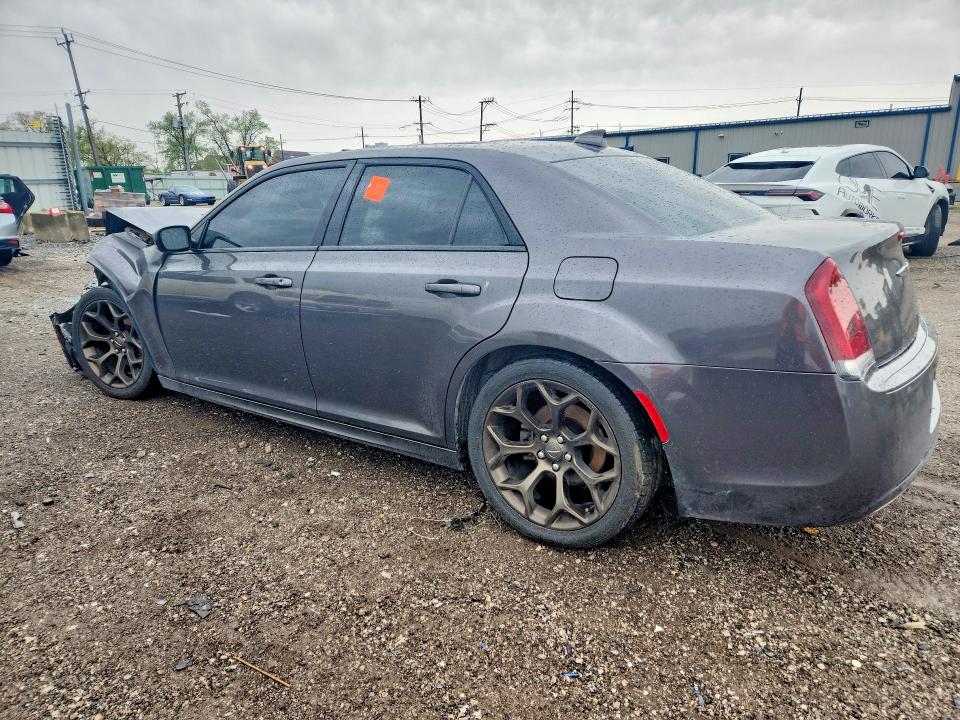 Photo 2 from auction – 2016 CHRYSLER 300 with VIN 2C3CCABG4GH282500