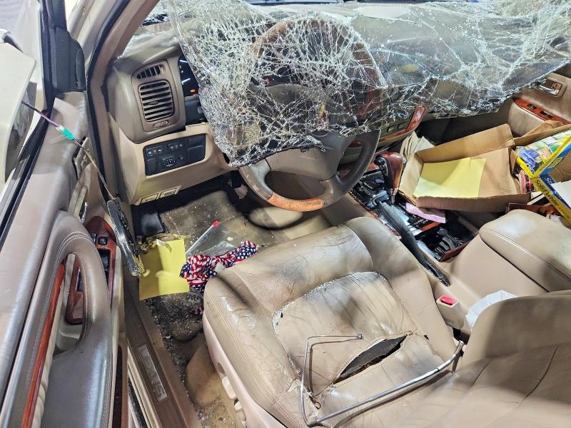 Photo 8 from auction – 2000 LEXUS LX with VIN JT6HT00WXY0125735