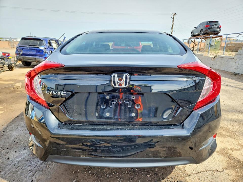 Photo 6 from auction – 2018 HONDA CIVIC with VIN 2HGFC2F52JH557166