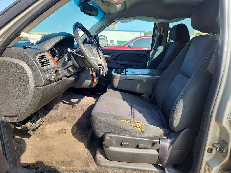 Photo 7 from auction – 2011 CHEVROLET TAHOE with VIN 1GNSCAE02BR144685