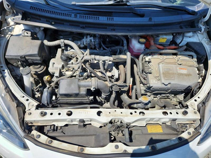 Photo 11 from auction – 2015 TOYOTA PRIUS C with VIN JTDKDTB34F1577705