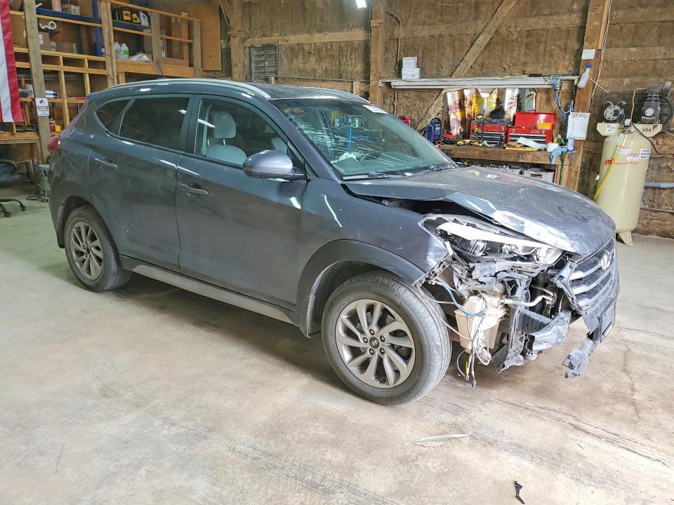 Photo 4 from auction – 2017 HYUNDAI TUCSON with VIN KM8J3CA41HU567428