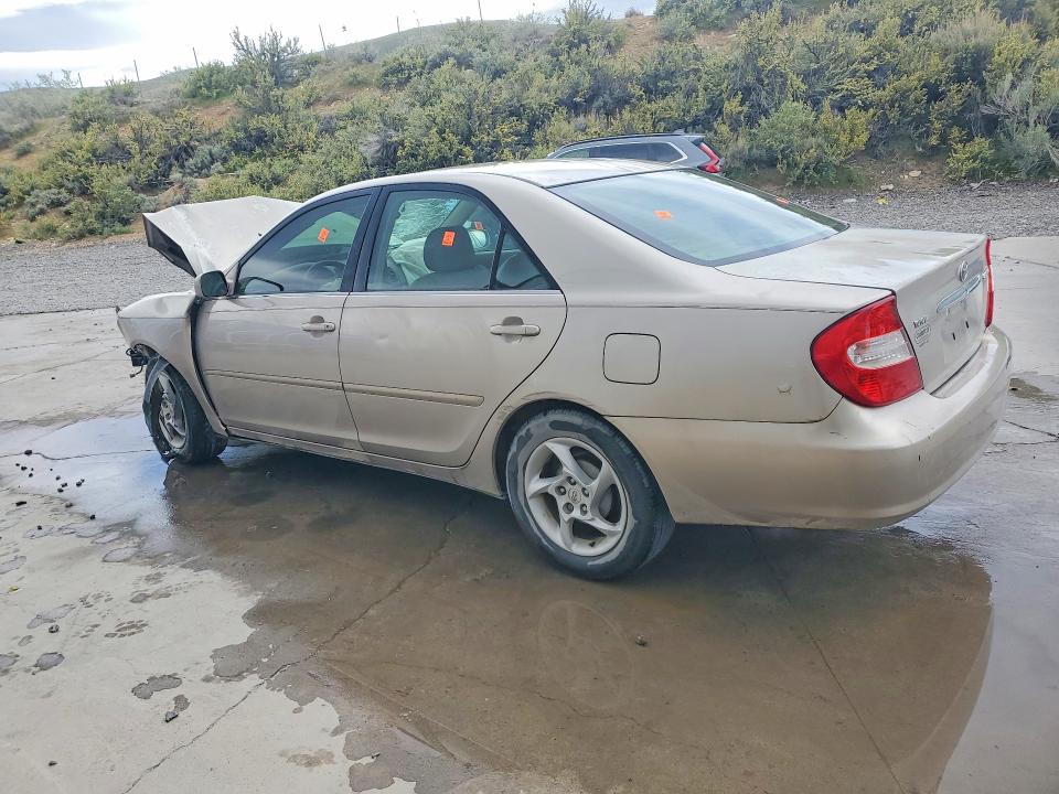 Photo 2 from auction – 2002 TOYOTA CAMRY with VIN 4T1BE32K02U620929