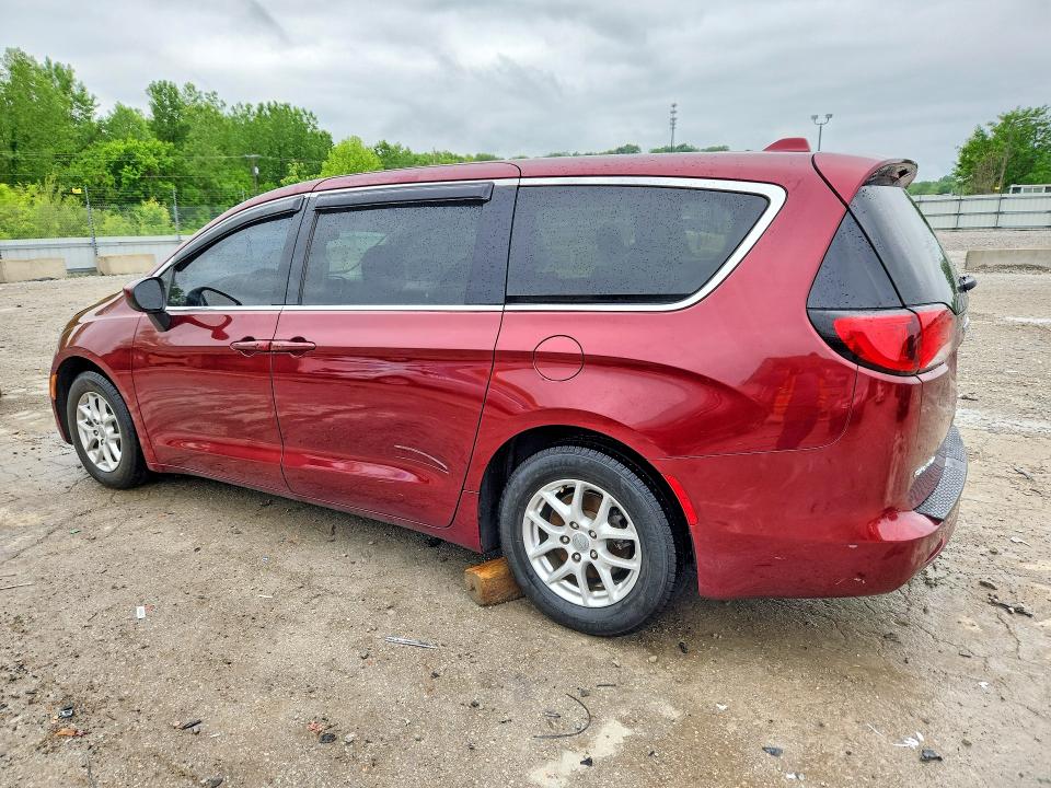 Photo 2 from auction – 2017 CHRYSLER PACIFICA with VIN 2C4RC1DG5HR521857