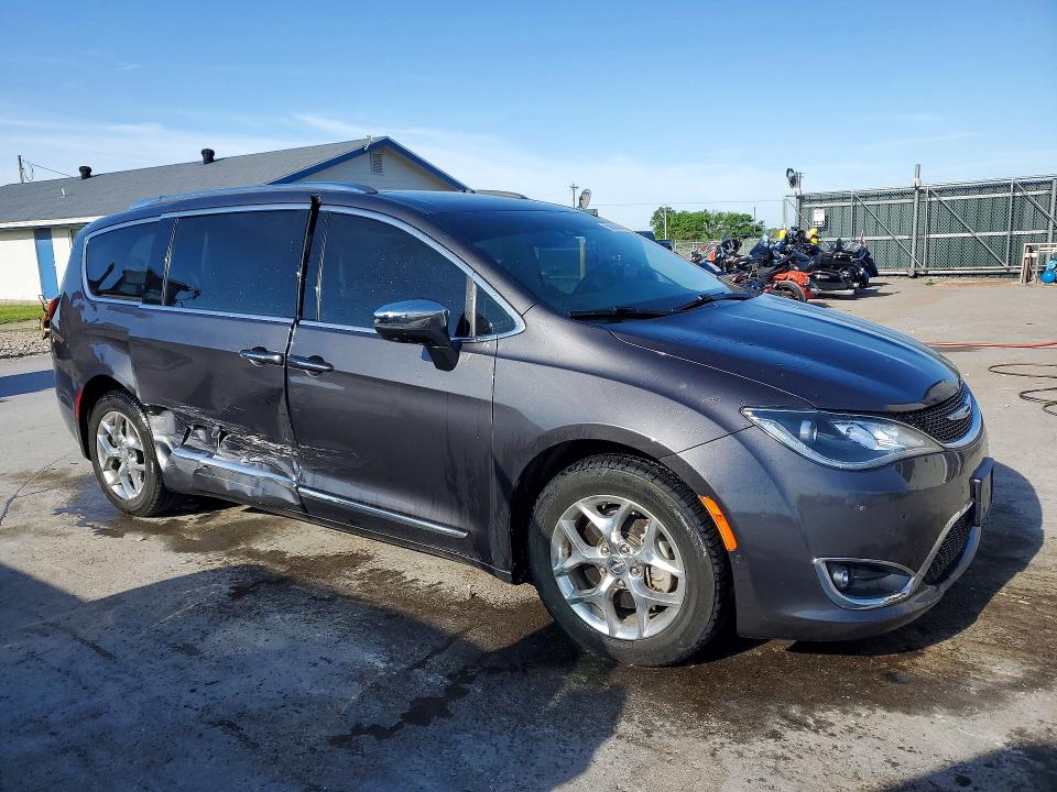 Photo 4 from auction – 2018 CHRYSLER PACIFICA with VIN 2C4RC1GG0JR122551