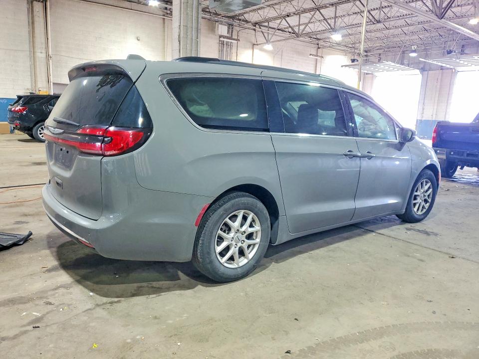 Photo 3 from auction – 2022 CHRYSLER PACIFICA with VIN 2C4RC1BG8NR114047