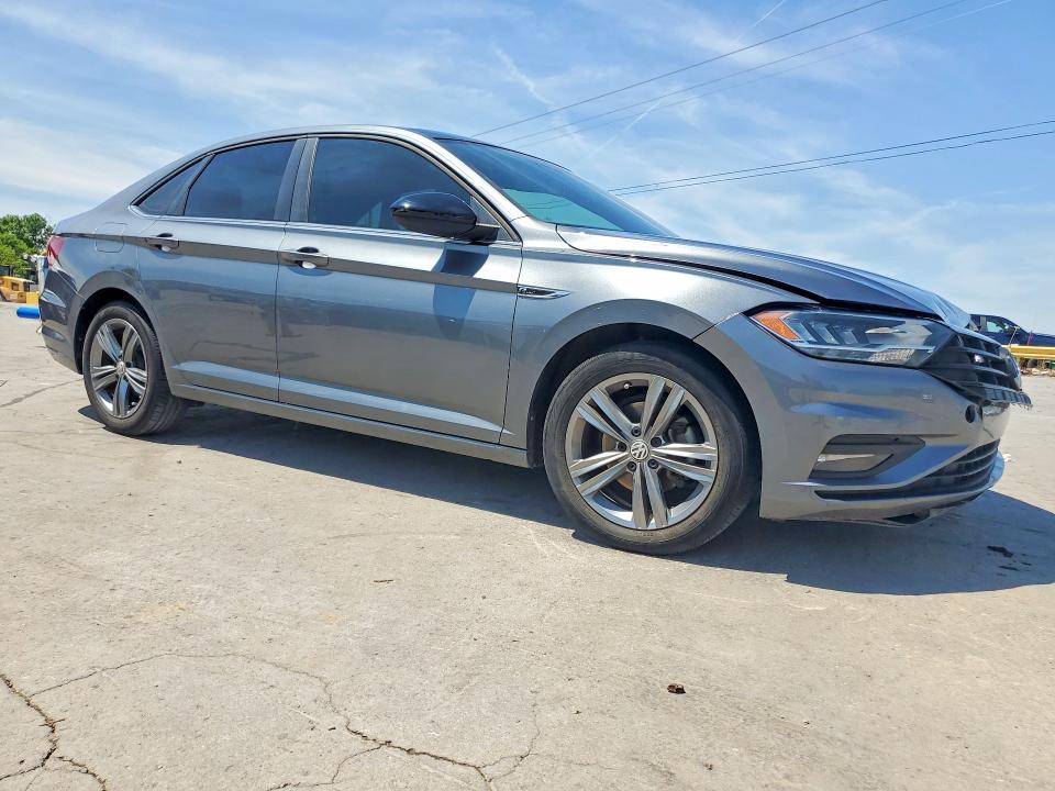 Photo 4 from auction – 2020 VOLKSWAGEN JETTA with VIN 3VWCB7BU7LM017828