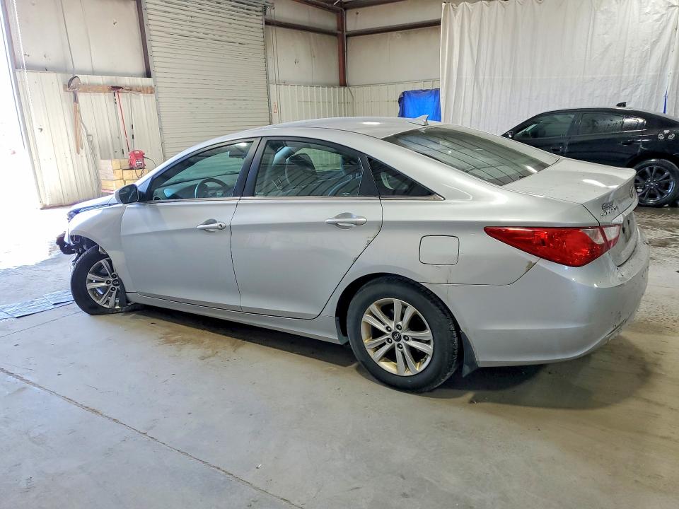 Photo 2 from auction – 2013 HYUNDAI SONATA with VIN 5NPEB4ACXDH790349
