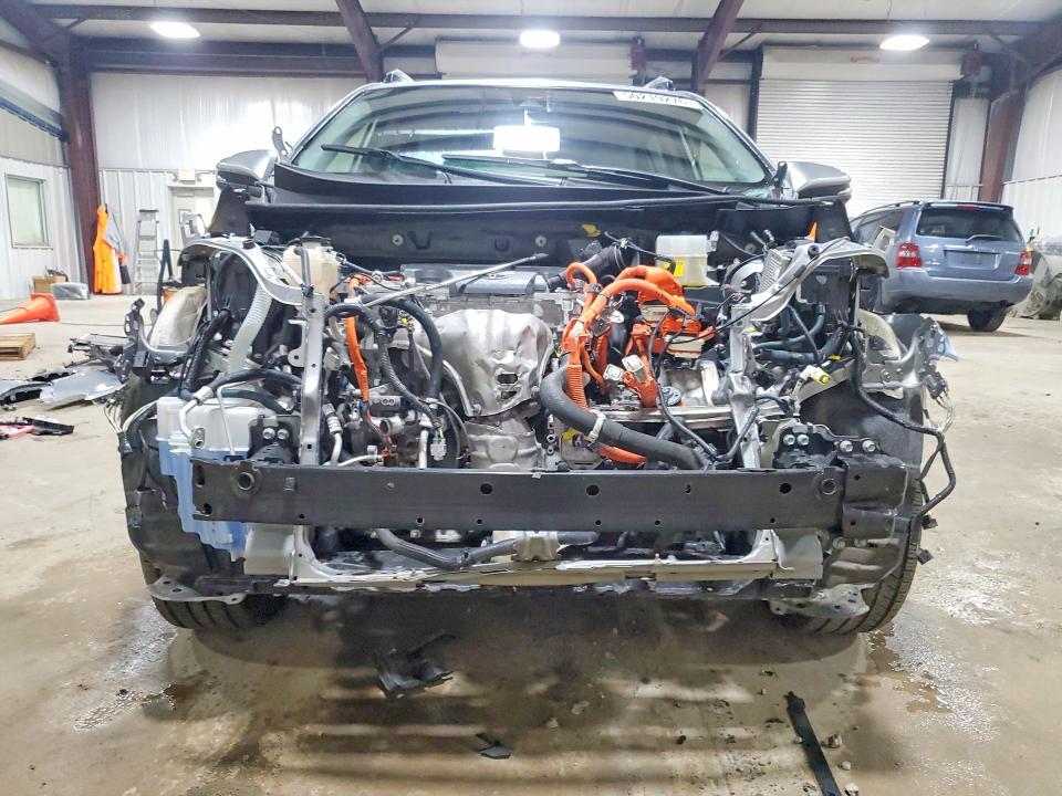 Photo 5 from auction – 2018 TOYOTA RAV4 HV with VIN JTMDJREV0JD163832