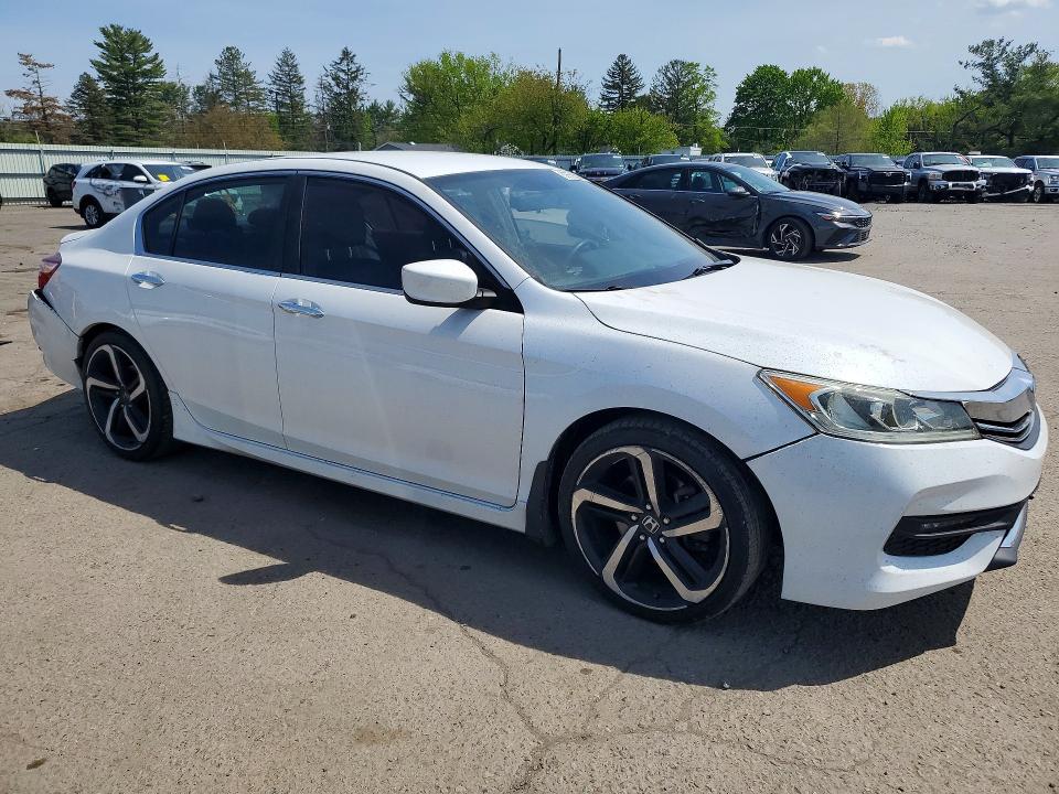 Photo 4 from auction – 2017 HONDA ACCORD with VIN 1HGCR2F14HA200255