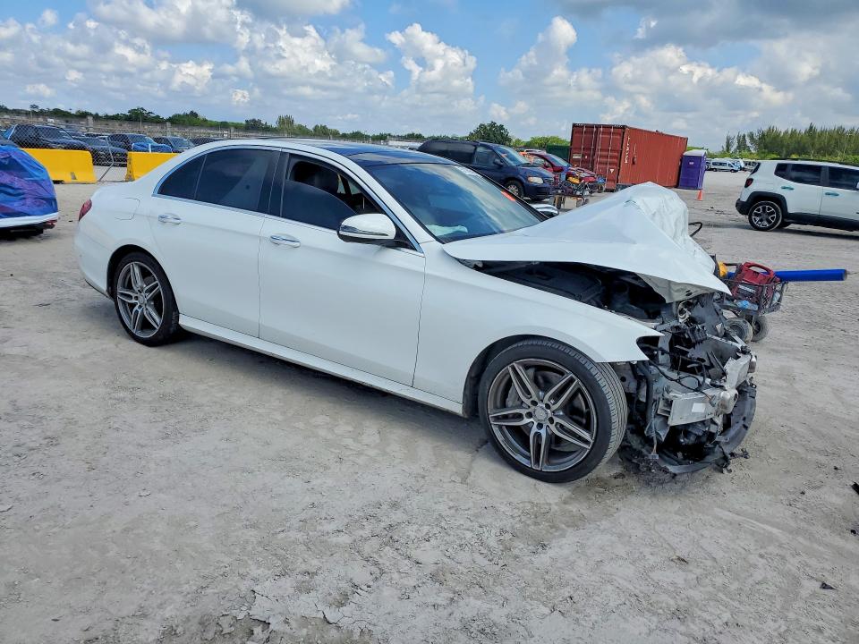 Photo 4 from auction – 2017 MERCEDES-BENZ E with VIN WDDZF4JB4HA072585