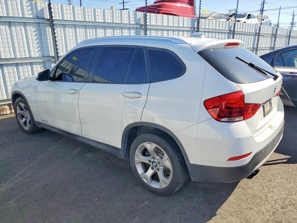 Photo 2 from auction – 2015 BMW X1 with VIN WBAVM1C54FVW56833