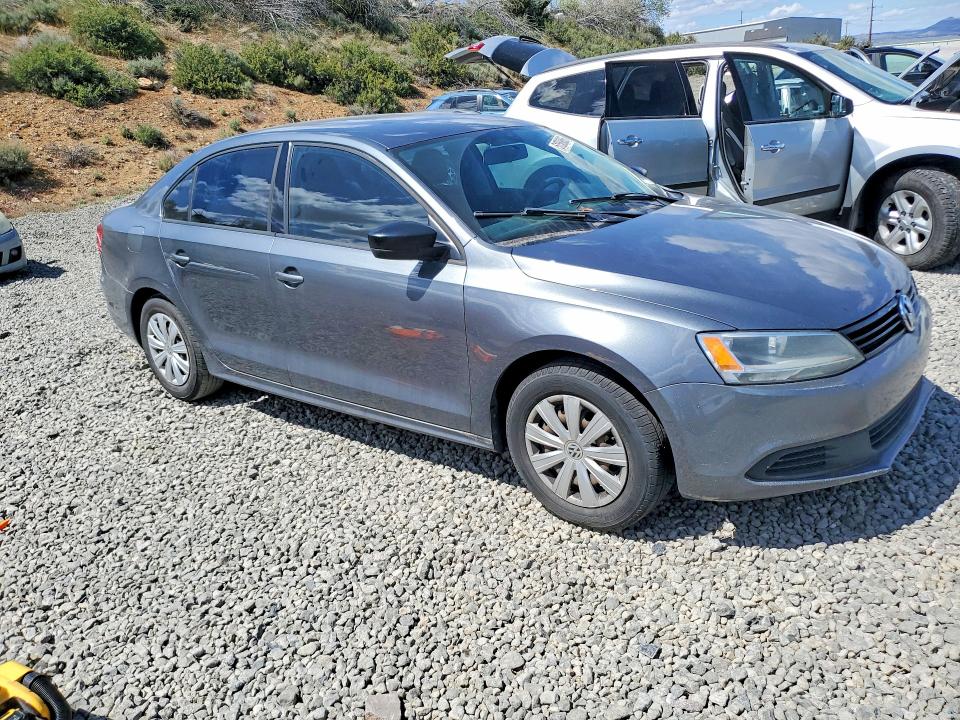 Photo 4 from auction – 2014 VOLKSWAGEN JETTA with VIN 3VW2K7AJ5EM275657