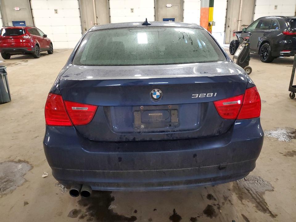 Photo 6 from auction – 2011 BMW 328 with VIN WBAPK7C56BA970552