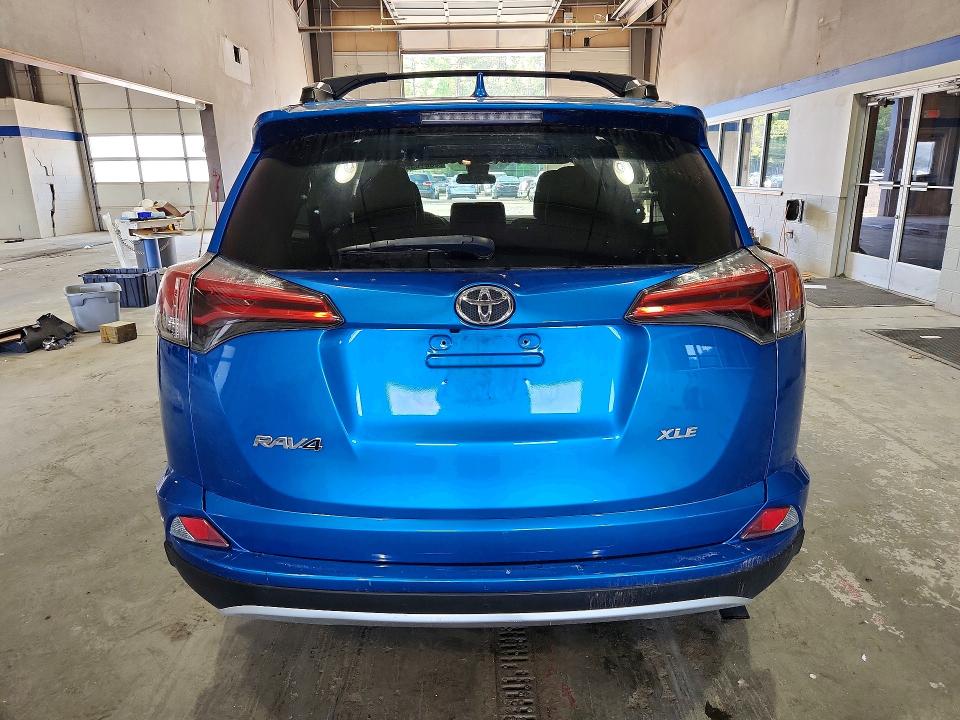 Photo 6 from auction – 2017 TOYOTA RAV4 with VIN 2T3WFREV5HW326496