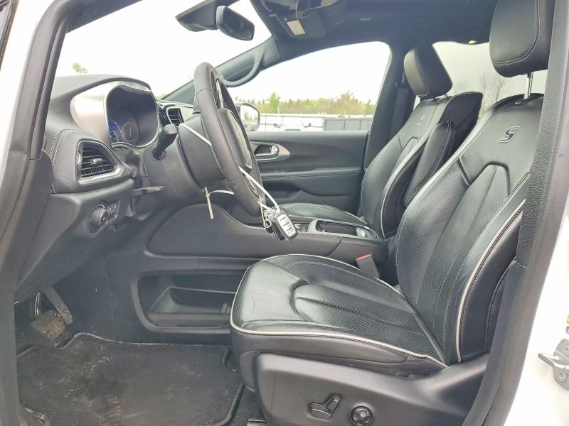 Photo 7 from auction – 2023 CHRYSLER PACIFICA with VIN 2C4RC1S74PR542653