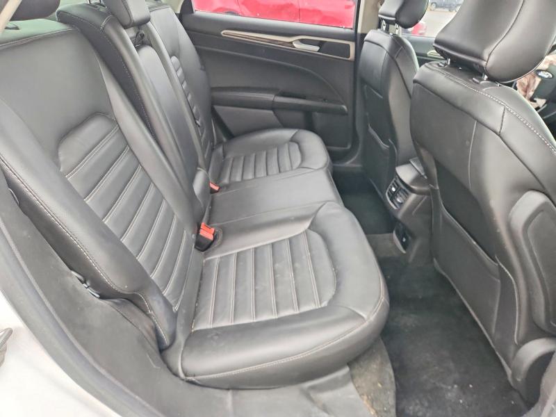 Photo 10 from auction – 2016 FORD FUSION with VIN 3FA6P0PU2GR404321