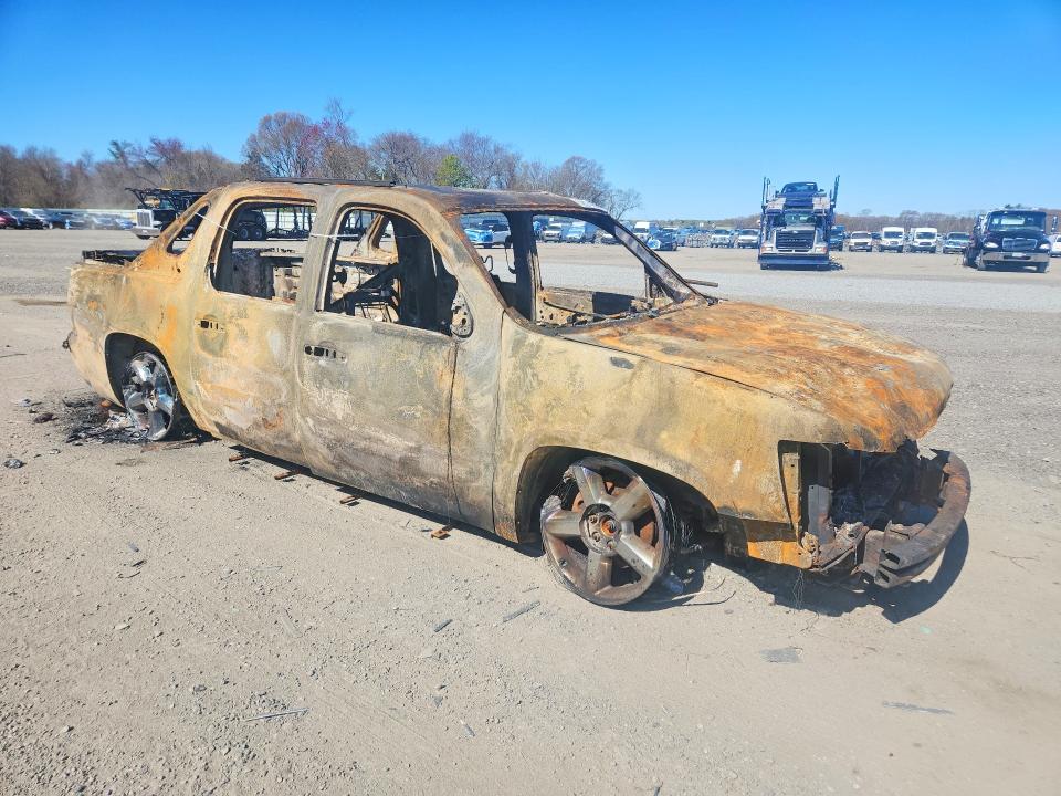Photo 4 from auction – 2013 CHEVROLET AVALANCHE with VIN 3GNTKGE78DG196767