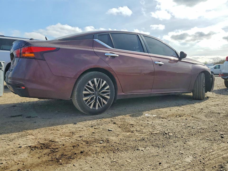 Photo 3 from auction – 2023 NISSAN ALTIMA with VIN 1N4BL4DV5PN319491
