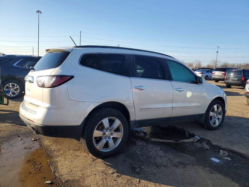 Photo 3 from auction – 2015 CHEVROLET TRAVERSE with VIN 1GNKRJKD3FJ108255