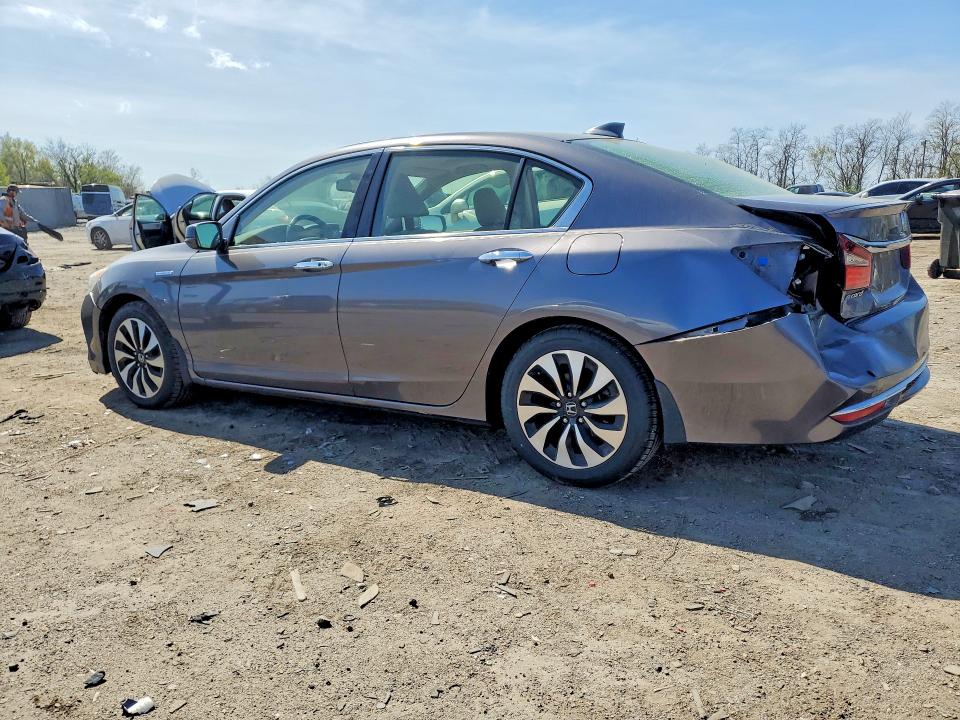 Photo 2 from auction – 2017 HONDA ACCORD with VIN JHMCR6F56HC017631