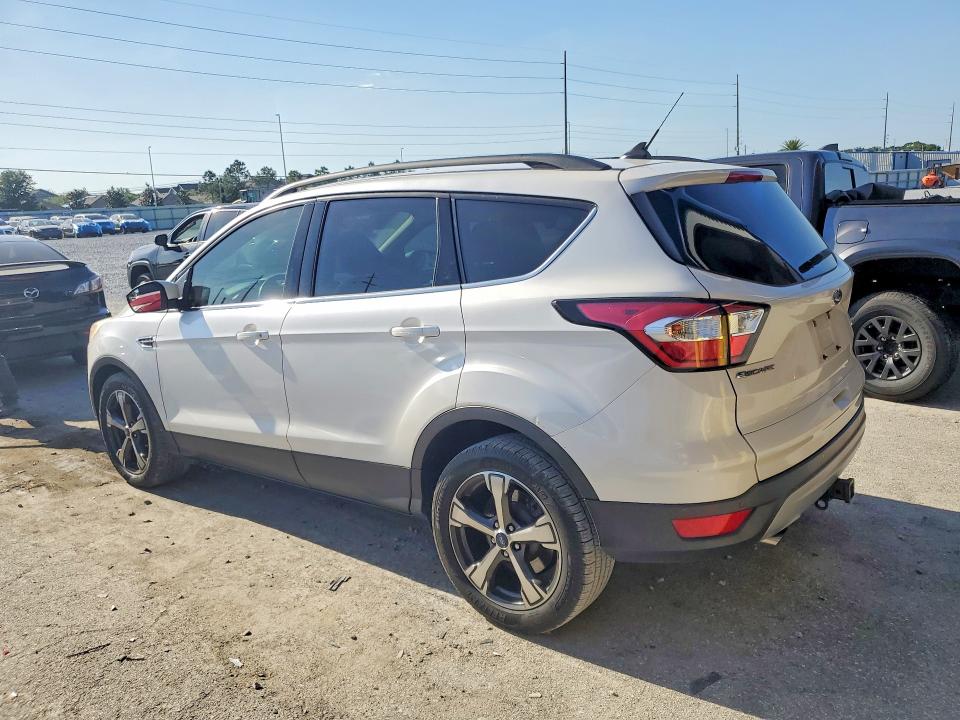 Photo 2 from auction – 2018 FORD ESCAPE with VIN 1FMCU0HD8JUB79838