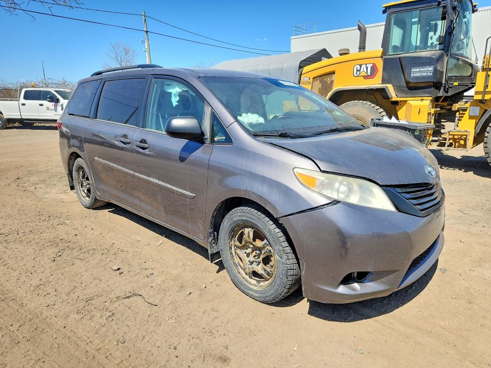 Photo 4 from auction – 2015 TOYOTA SIENNA with VIN 5TDZK3DC9FS570799