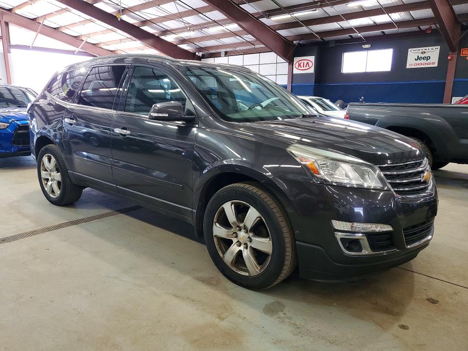Photo 4 from auction – 2017 CHEVROLET TRAVERSE with VIN 1GNKVGKD7HJ287157