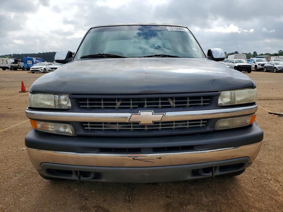 Photo 5 from auction – 2000 CHEVROLET SILVERADO with VIN 1GCEC19TXYZ251034