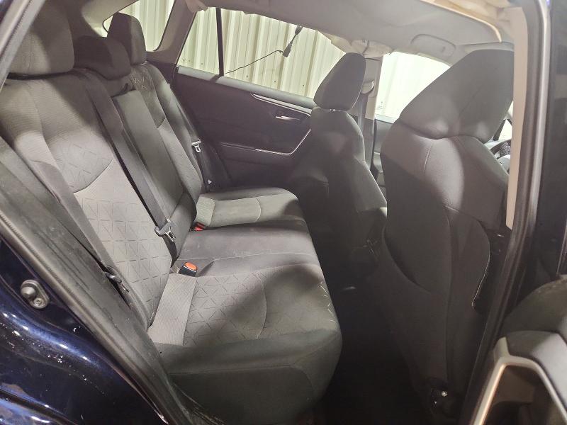 Photo 11 from auction – 2021 TOYOTA RAV4 with VIN 2T3P1RFV6MW182176