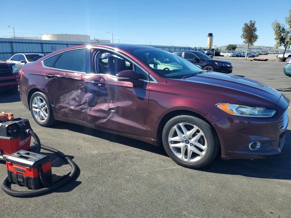 Photo 4 from auction – 2013 FORD FUSION with VIN 3FA6P0HR6DR326552