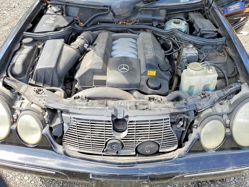 Photo 11 from auction – 2001 MERCEDES-BENZ E with VIN WDBJF70J81B273261