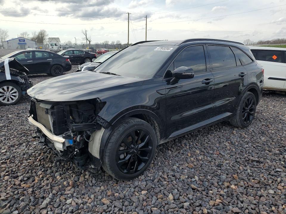 KIA SORENTO 2022 with VIN 5XYRK4LF4NG077772 - Photo from auction