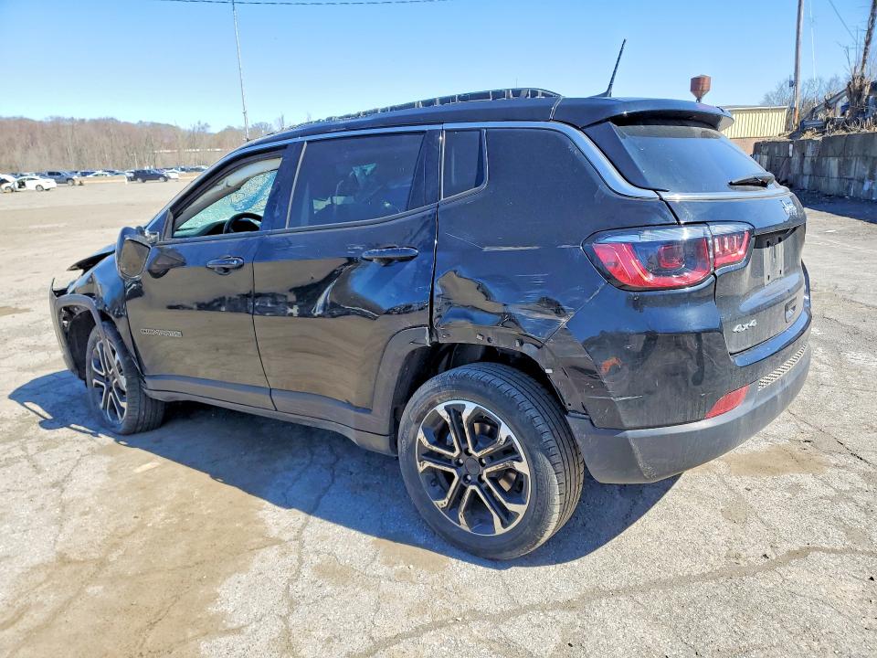 Фото 2 с аукциона – 2022 JEEP COMPASS с VIN 3C4NJDCB4NT184182