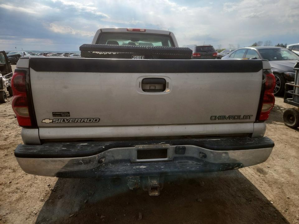 Photo 6 from auction – 2005 CHEVROLET SILVERADO with VIN 1GCEC14Z95Z268169