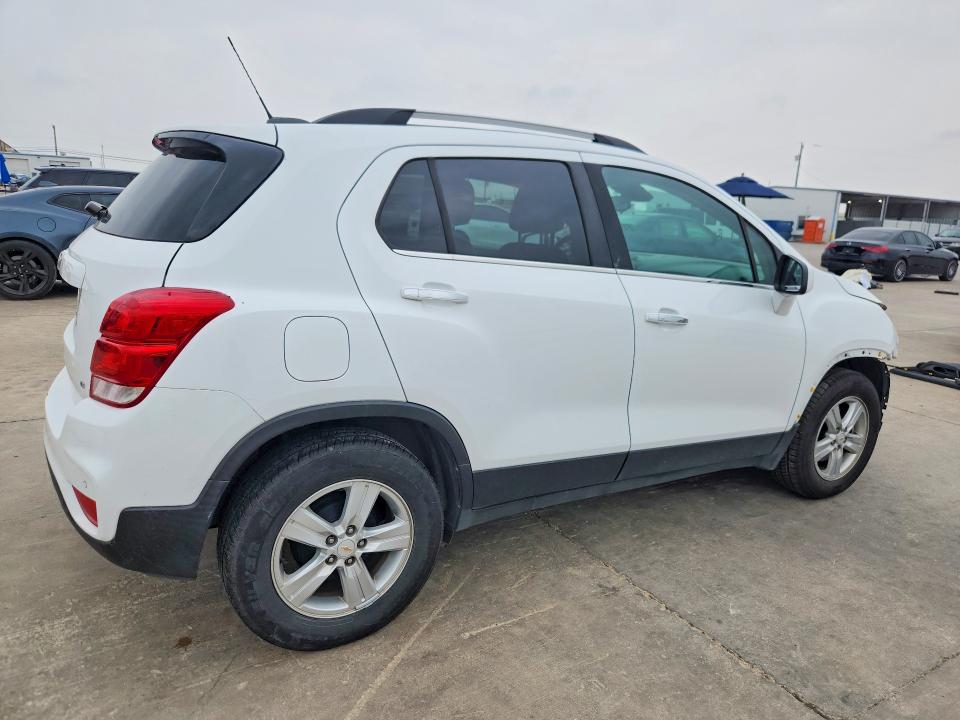 Photo 3 from auction – 2020 CHEVROLET TRAX with VIN KL7CJLSB7LB041449