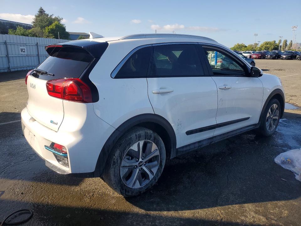 Photo 3 from auction – 2022 KIA NIRO EV with VIN KNDCC3LG9N5117066