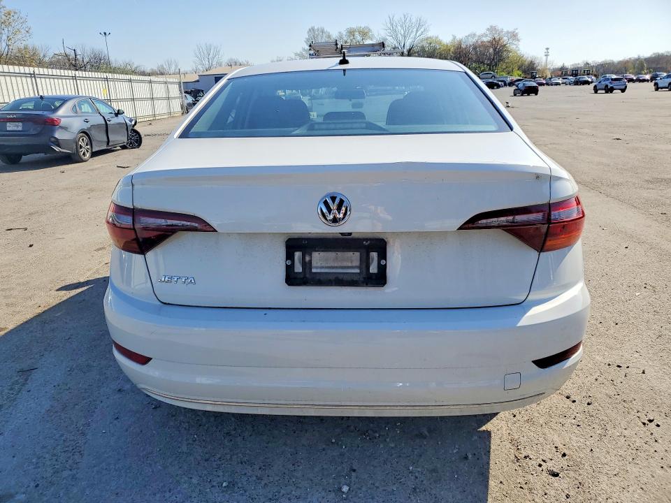 Photo 6 from auction – 2019 VOLKSWAGEN JETTA with VIN 3VWC57BU2KM129670