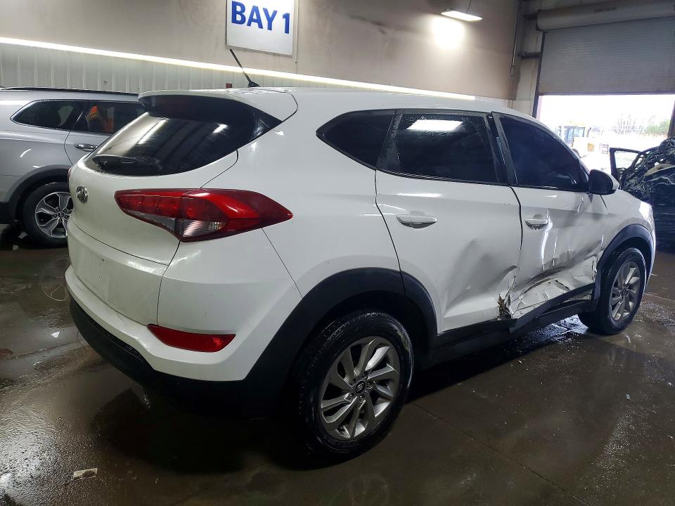 Photo 3 from auction – 2018 HYUNDAI TUCSON with VIN KM8J23A40JU659817
