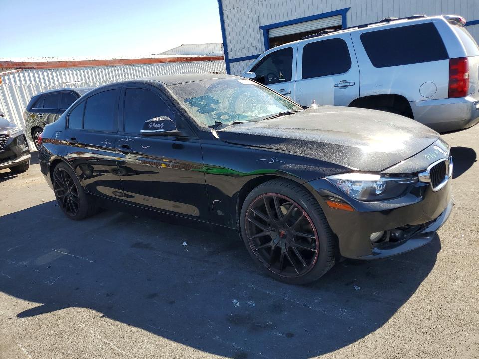 Photo 4 from auction – 2015 BMW 320 with VIN WBA3C3G55FNT53625