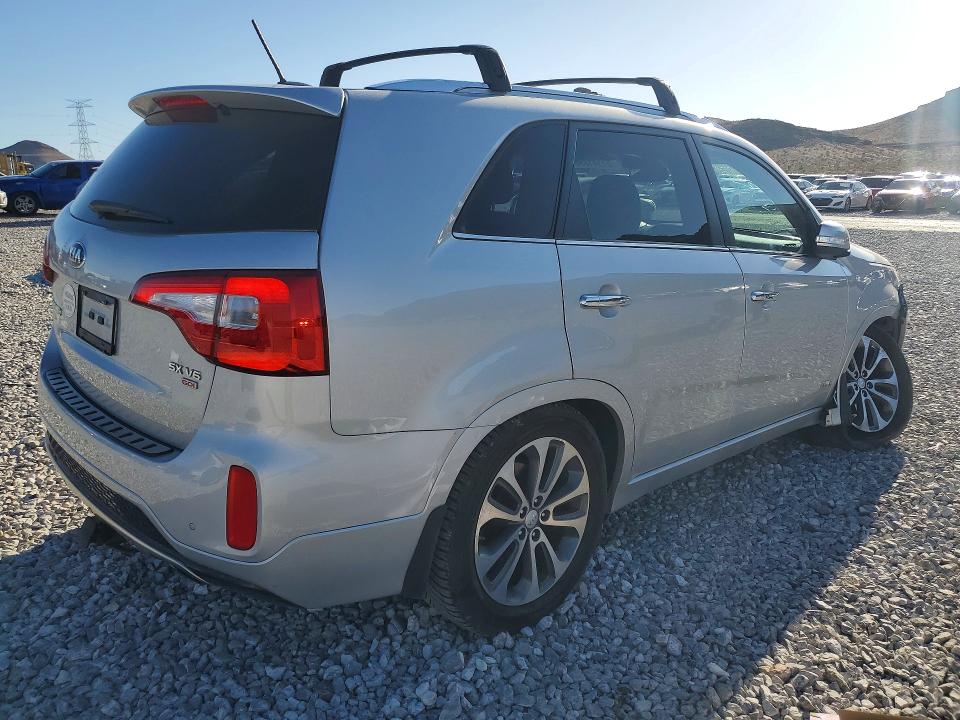 Photo 3 from auction – 2014 KIA SORENTO with VIN 5XYKWDA72EG495376