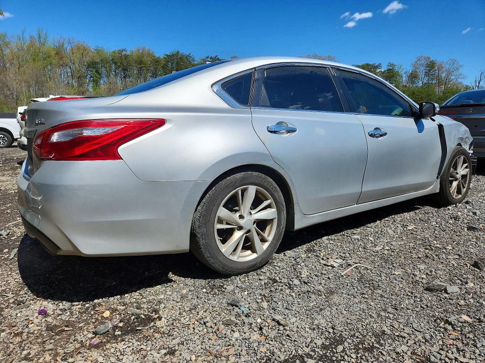 Photo 3 from auction – 2017 NISSAN ALTIMA with VIN 1N4BL3APXHC134088