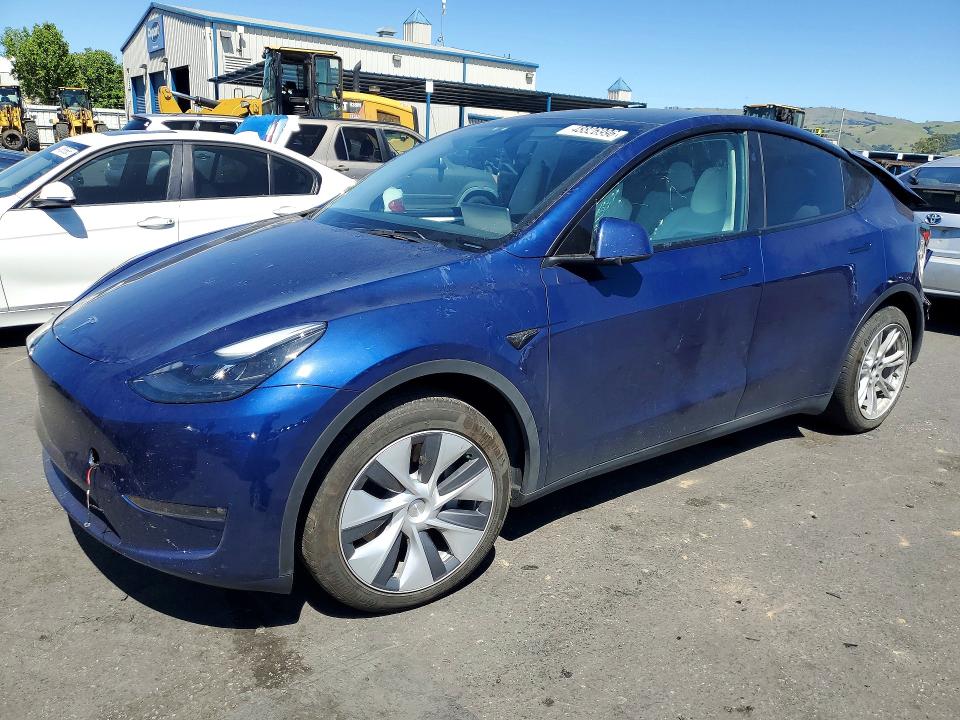 TESLA MODEL Y 2023 with VIN 7SAYGDEE6PF939212 - Photo from auction
